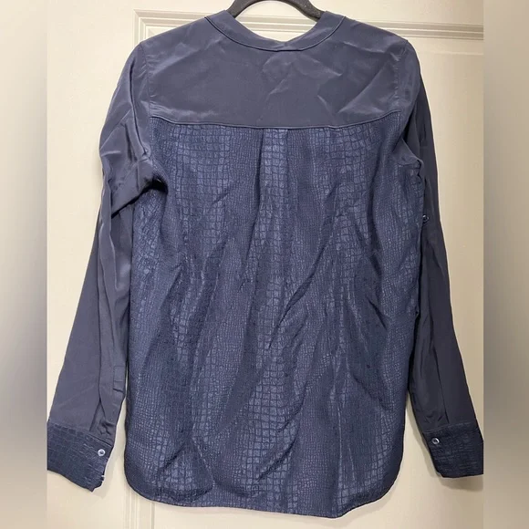 Vince Navy Long-Sleeve Crocodile-Embossed Blouse Size S - Picture 6 of 11
